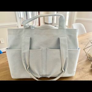 Dagne Dover vida tote - color is skywalk